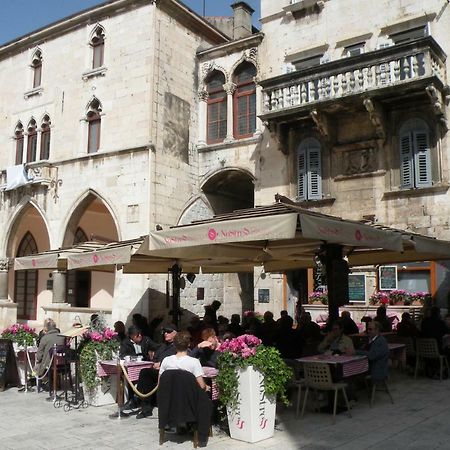 Holiday Apartment With Garden Kastela Exterior photo