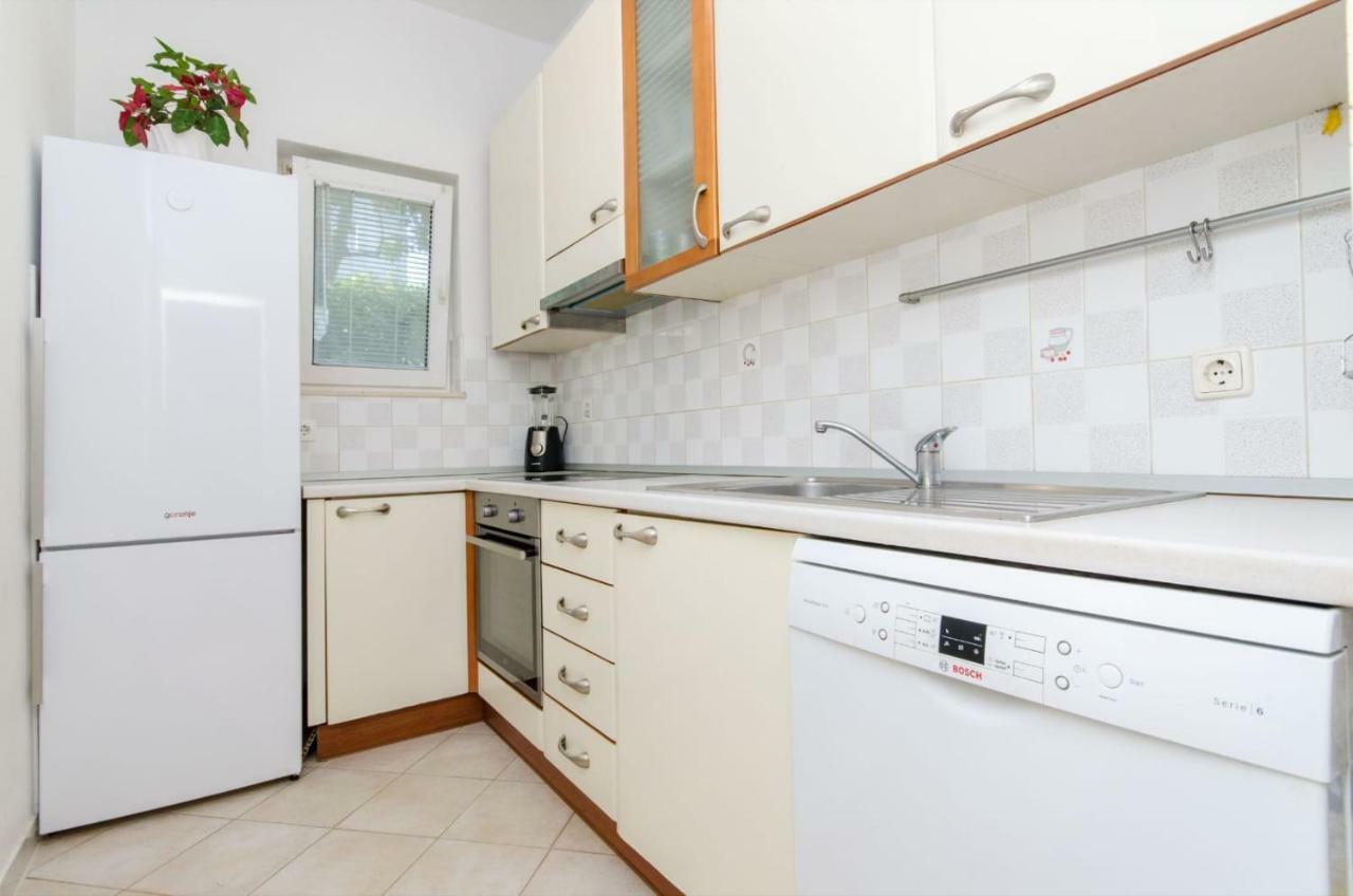 Holiday Apartment With Garden Kastela Exterior photo