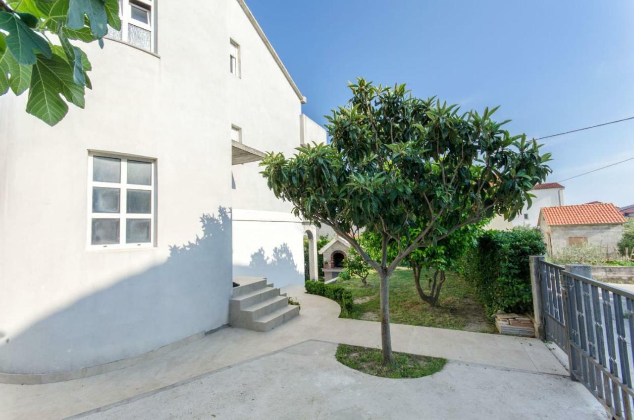 Holiday Apartment With Garden Kastela Exterior photo