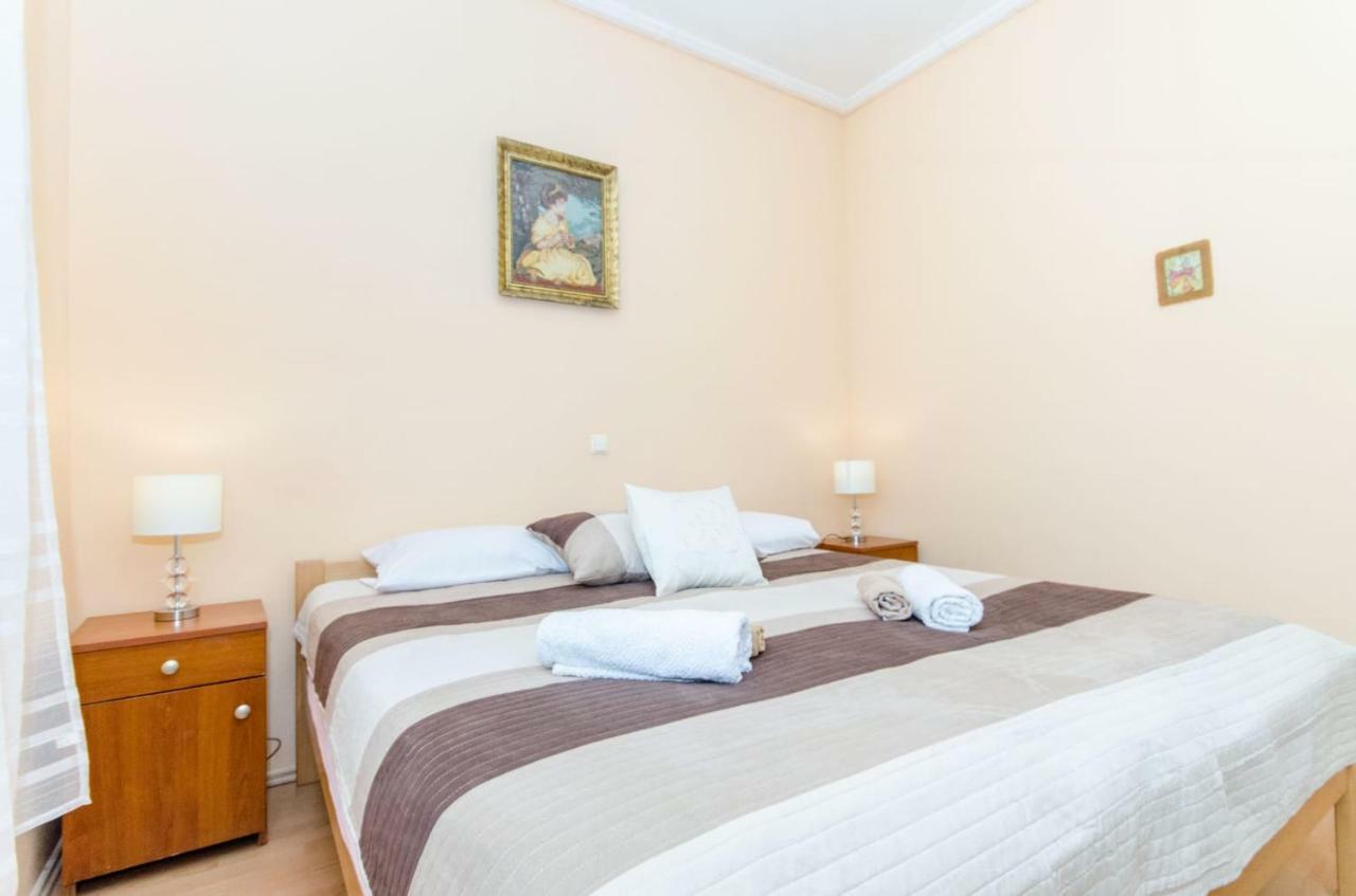 Holiday Apartment With Garden Kastela Exterior photo