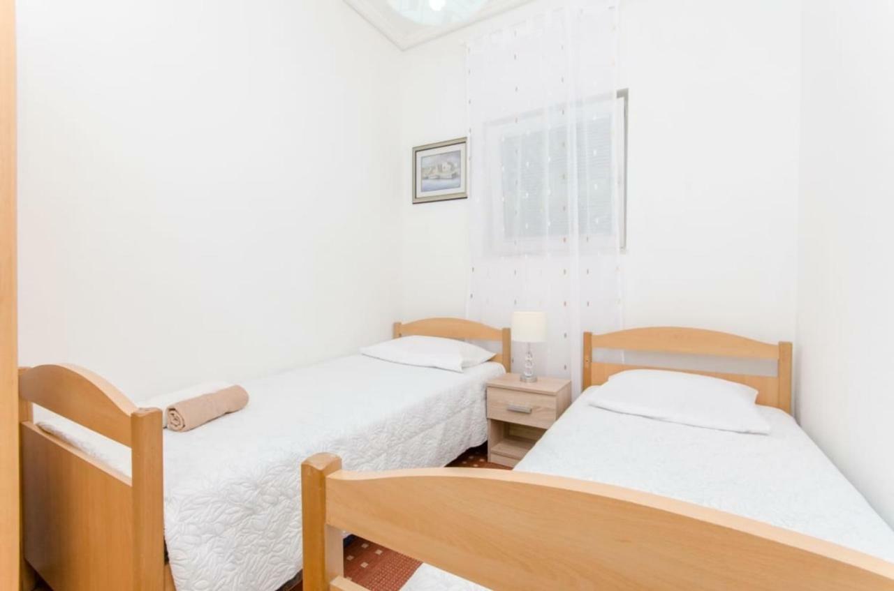 Holiday Apartment With Garden Kastela Exterior photo