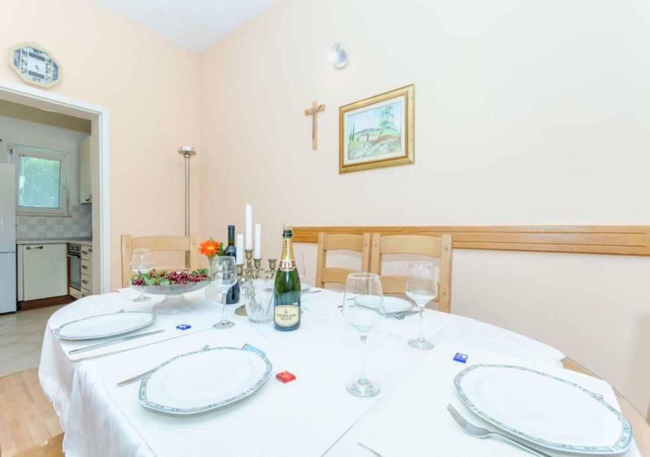 Holiday Apartment With Garden Kastela Exterior photo